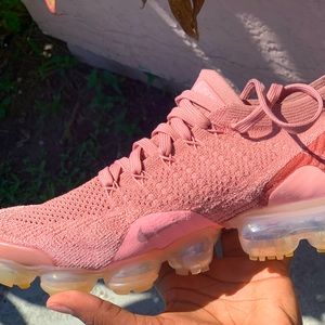 •Pink Nike air vapor maxes💕(pre owned by myself) Selling it as is.NO REFUNDS !